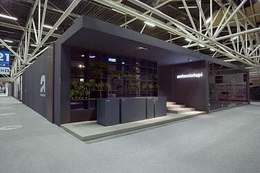Новые радиаторы представила фабрика Antonio Lupi на выставке Cersaie 2013